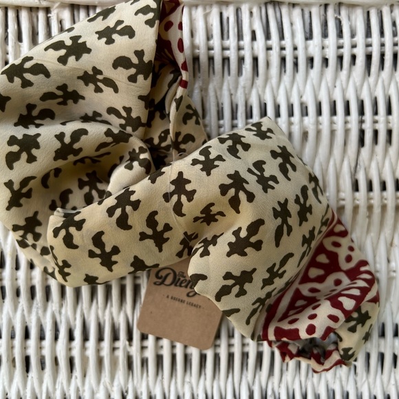 Enchanting Headscarf - Picture 6 of 8